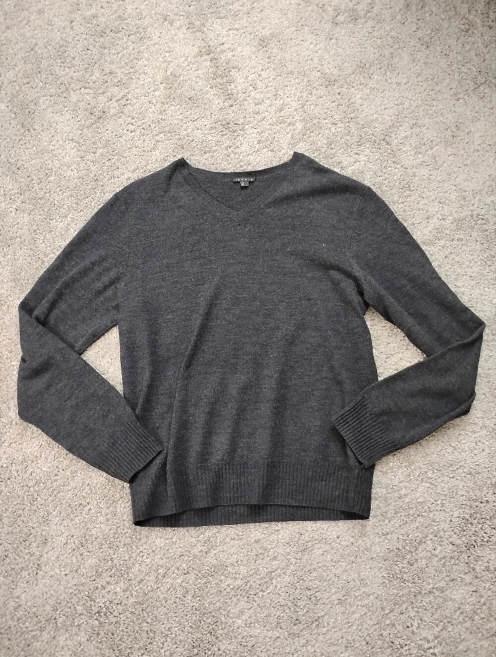 Theory Dark Grey V-Neck Wool Sweater Sz L